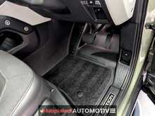 Land Rover Defender 110 2.0 SD4 First Edition SUV 5dr Diesel Auto 4WD Euro 6 (s/s) (240 ps) - U2042