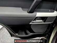 Land Rover Defender 110 2.0 SD4 First Edition SUV 5dr Diesel Auto 4WD Euro 6 (s/s) (240 ps) - U2042