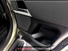 Land Rover Defender 110 2.0 SD4 First Edition SUV 5dr Diesel Auto 4WD Euro 6 (s/s) (240 ps) - U2042