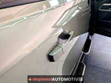 Land Rover Defender 110 2.0 SD4 First Edition SUV 5dr Diesel Auto 4WD Euro 6 (s/s) (240 ps) - U2042