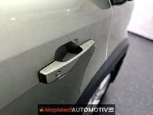 Land Rover Defender 110 2.0 SD4 First Edition SUV 5dr Diesel Auto 4WD Euro 6 (s/s) (240 ps) - U2042