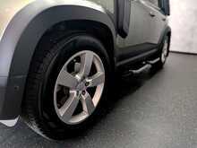 Land Rover Defender 110 2.0 SD4 First Edition SUV 5dr Diesel Auto 4WD Euro 6 (s/s) (240 ps) - U2042