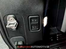 Land Rover Defender 110 2.0 SD4 First Edition SUV 5dr Diesel Auto 4WD Euro 6 (s/s) (240 ps) - U2042