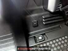 Land Rover Defender 110 2.0 SD4 First Edition SUV 5dr Diesel Auto 4WD Euro 6 (s/s) (240 ps) - U2042