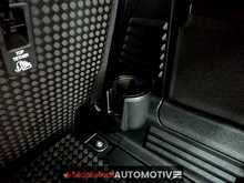 Land Rover Defender 110 2.0 SD4 First Edition SUV 5dr Diesel Auto 4WD Euro 6 (s/s) (240 ps) - U2042