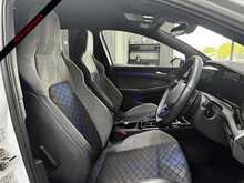 Volkswagen Golf 2.0 TSI R Hatchback 5dr Petrol DSG 4Motion Euro 6 (s/s) (320 ps) - U2043