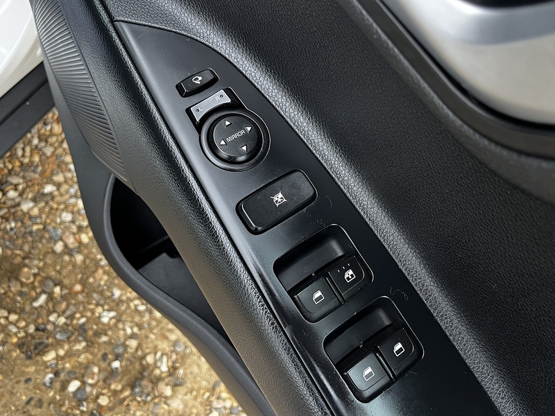 Kia Stonic T-GDi Maxx - U127