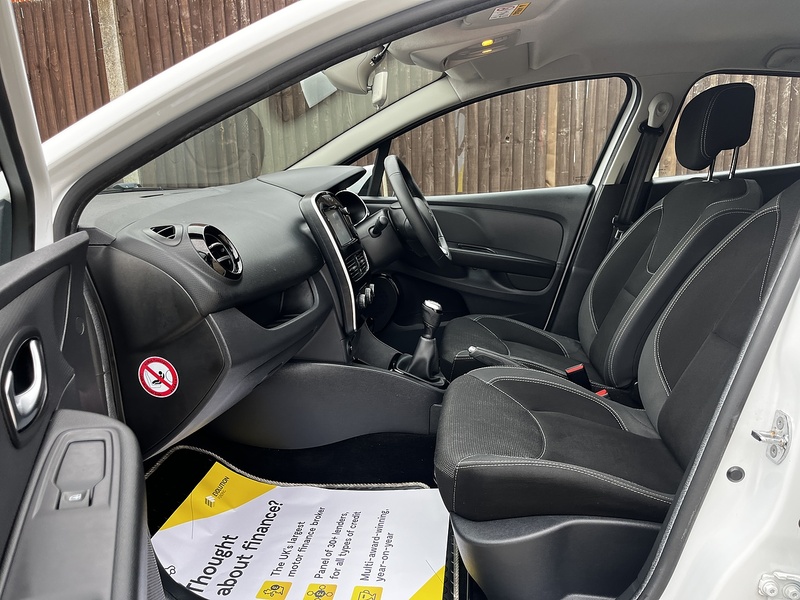 Renault Clio TCe Dynamique Nav - U137