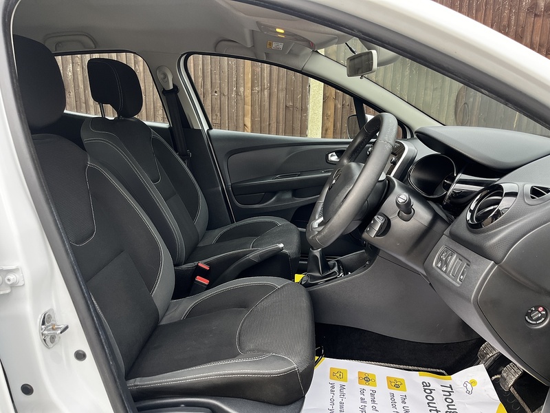 Renault Clio TCe Dynamique Nav - U137