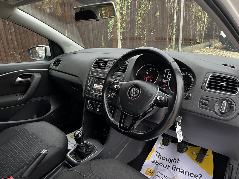 Volkswagen Polo BlueMotion Tech SE - U139