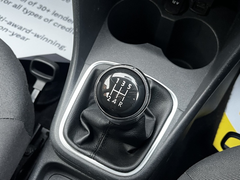 Volkswagen Polo BlueMotion Tech SE - U139