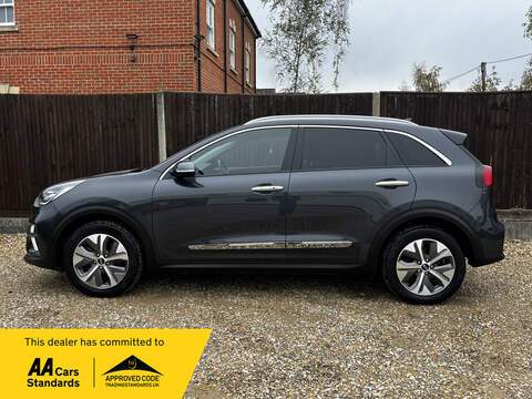 Kia Niro 1.0 Boosterjet GPF SZ5 Hatchback 5dr Petrol Auto Euro 6 (111 ps)
