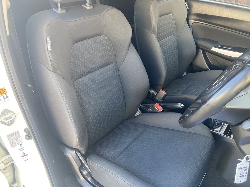 Suzuki Swift Dualjet MHEV SZ-L - U143