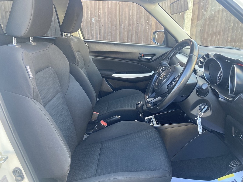 Suzuki Swift Dualjet MHEV SZ-L - U143