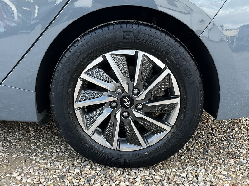 Hyundai IONIQ Premium - U146