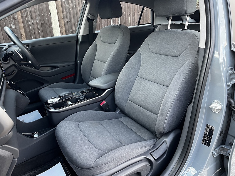 Hyundai IONIQ Premium - U146