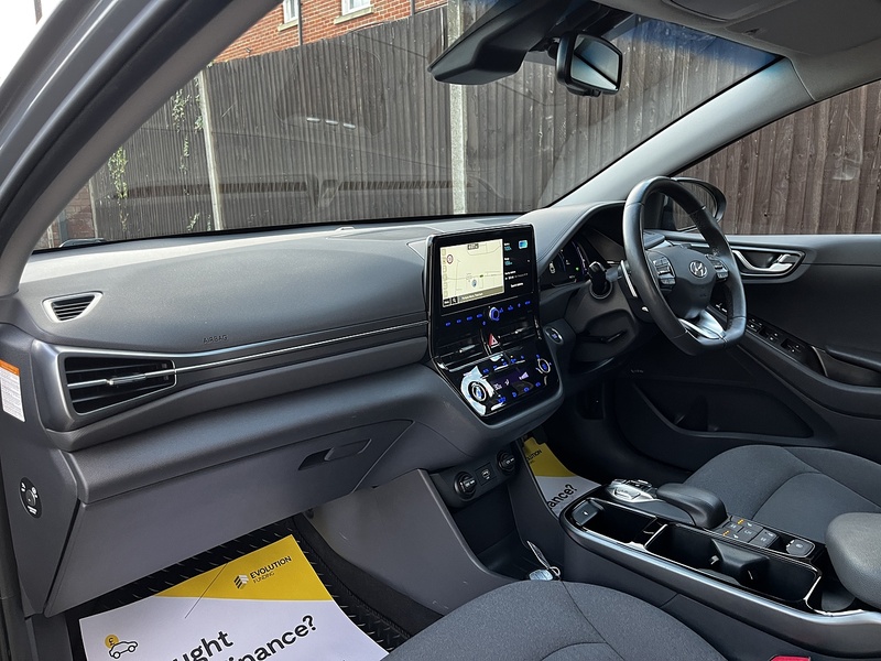 Hyundai IONIQ Premium - U146