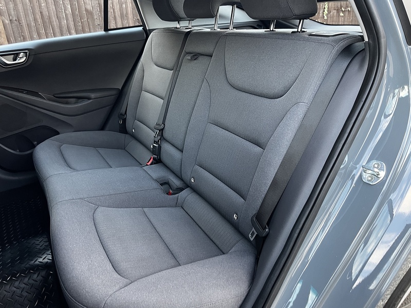 Hyundai IONIQ Premium - U146