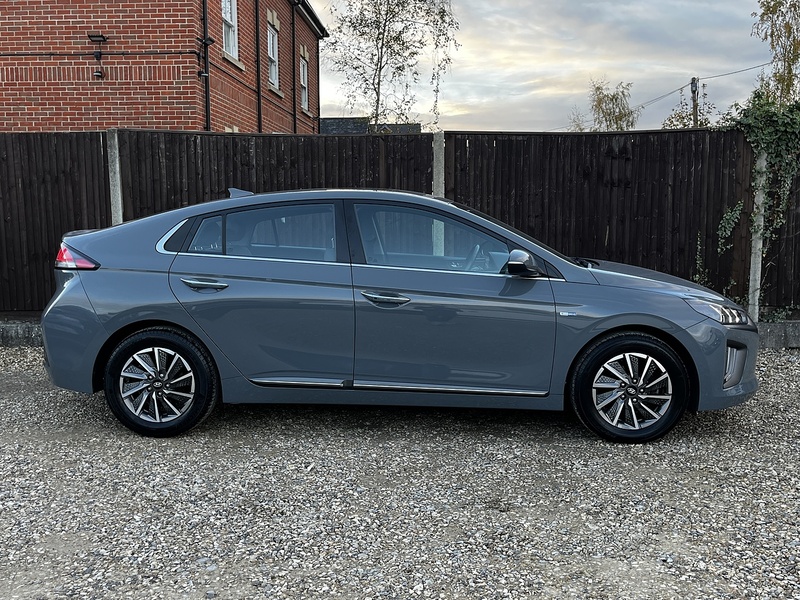 Hyundai IONIQ Premium - U146