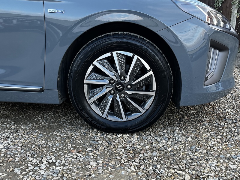 Hyundai IONIQ Premium - U146