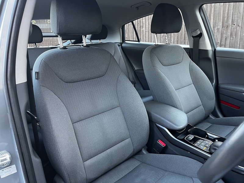 Hyundai IONIQ Premium - U146