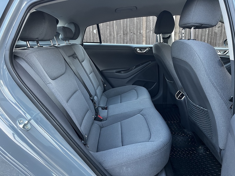 Hyundai IONIQ Premium - U146