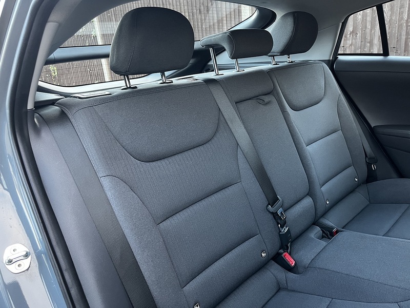 Hyundai IONIQ Premium - U146