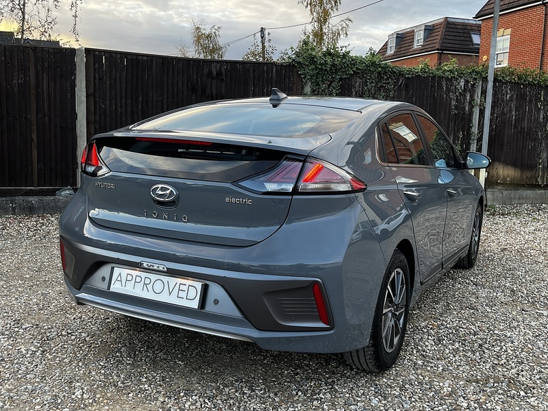 Hyundai IONIQ Premium - U146