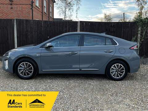Hyundai IONIQ 1.0i SL Hatchback 5dr Petrol Easytronic Euro 6 (75 ps)
