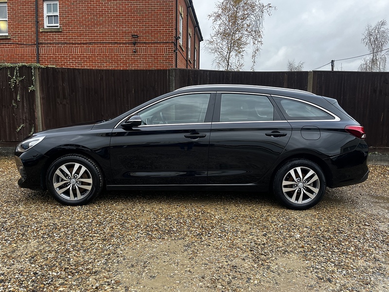 Hyundai i30 T-GDi SE Nav - U159