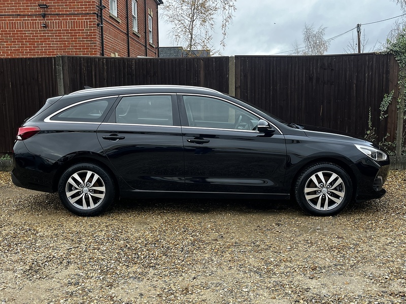 Hyundai i30 T-GDi SE Nav - U159