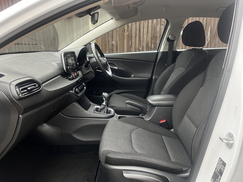 Hyundai i30 T-GDi MHEV SE Connect - U169