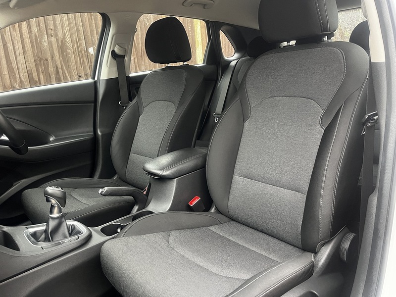 Hyundai i30 T-GDi MHEV SE Connect - U169