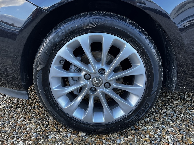 Vauxhall Corsa i ecoTEC SE Nav - U178