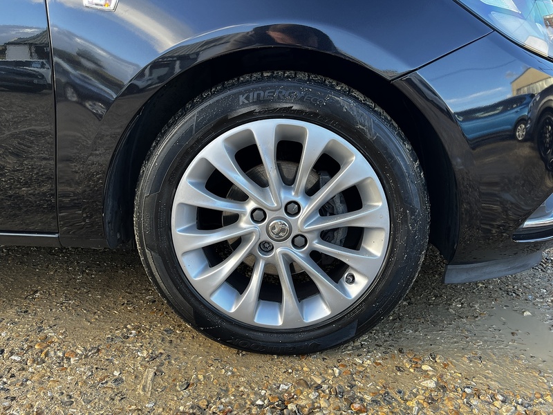 Vauxhall Corsa i ecoTEC SE Nav - U178