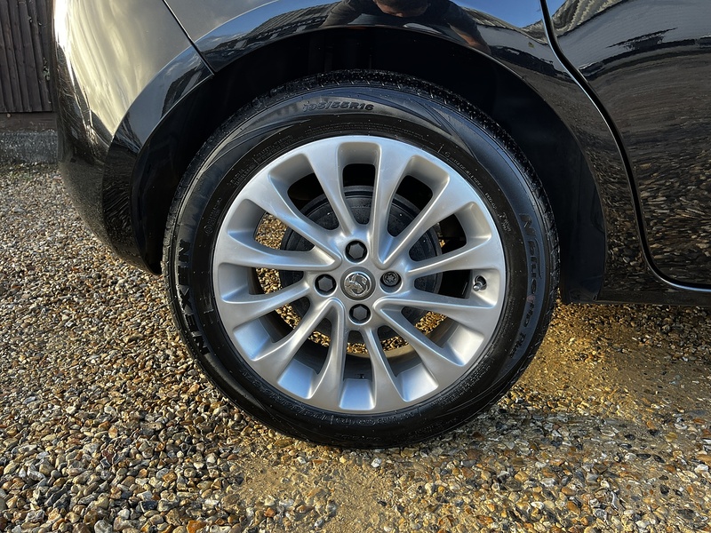 Vauxhall Corsa i ecoTEC SE Nav - U178