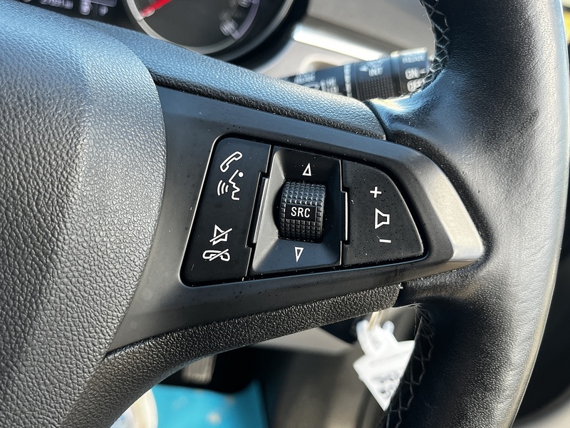 Vauxhall Corsa i ecoTEC SE Nav - U178