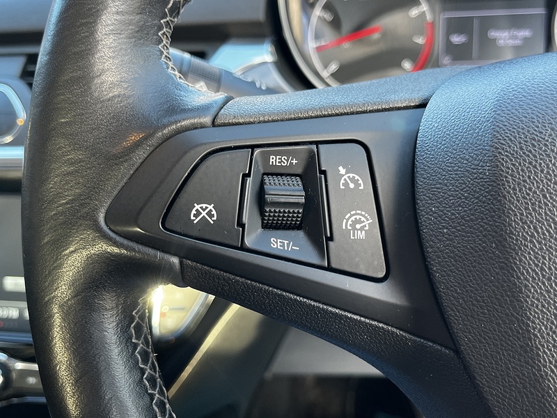 Vauxhall Corsa i ecoTEC SE Nav - U178