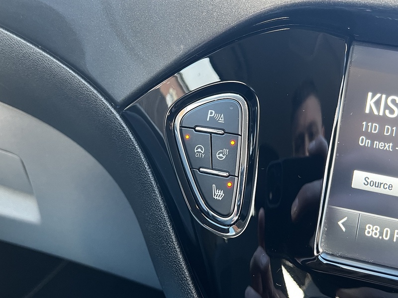 Vauxhall Corsa i ecoTEC SE Nav - U178