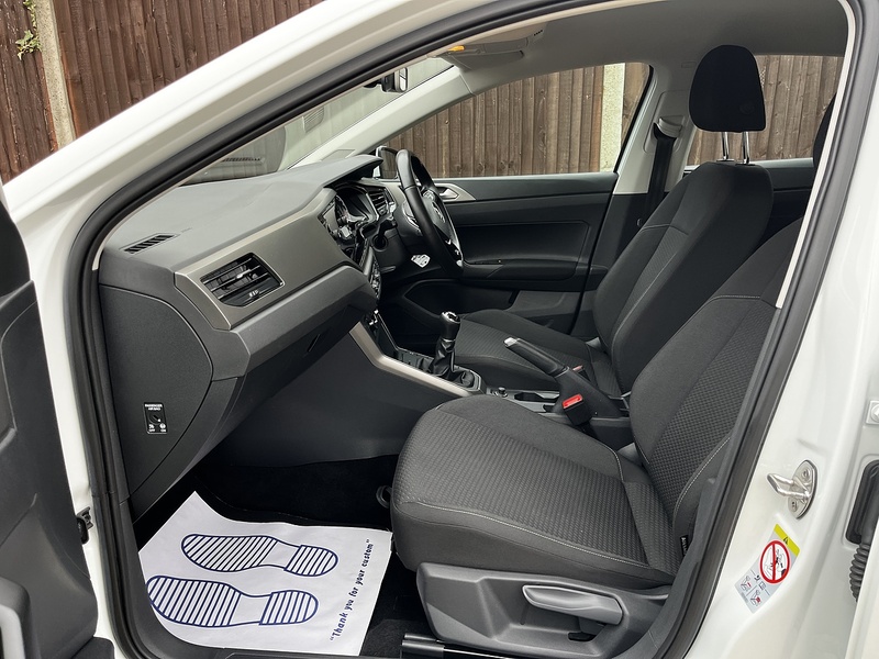 Volkswagen Polo TSI SE - U181