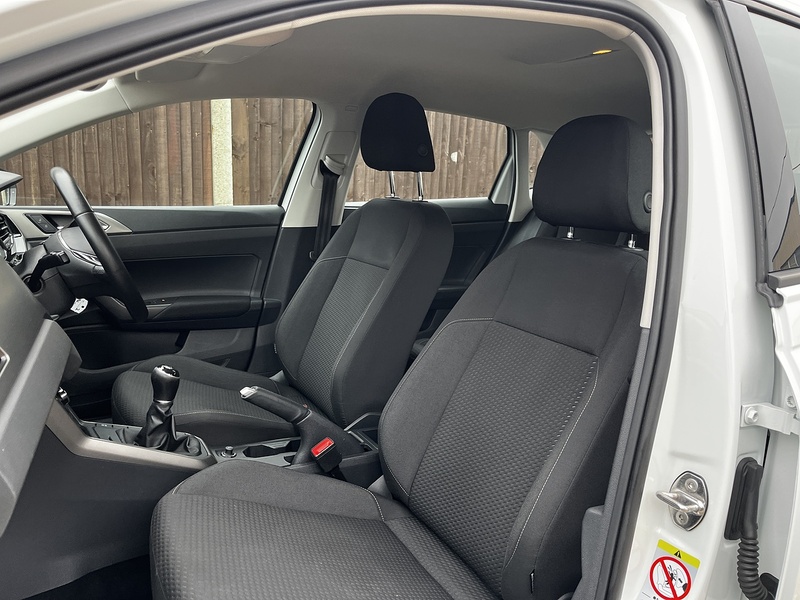 Volkswagen Polo TSI SE - U181