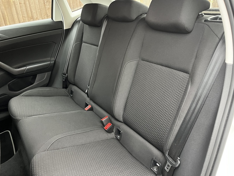 Volkswagen Polo TSI SE - U181