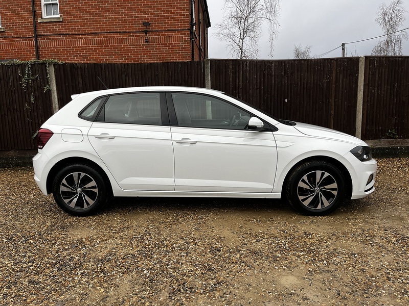 Volkswagen Polo TSI SE - U181