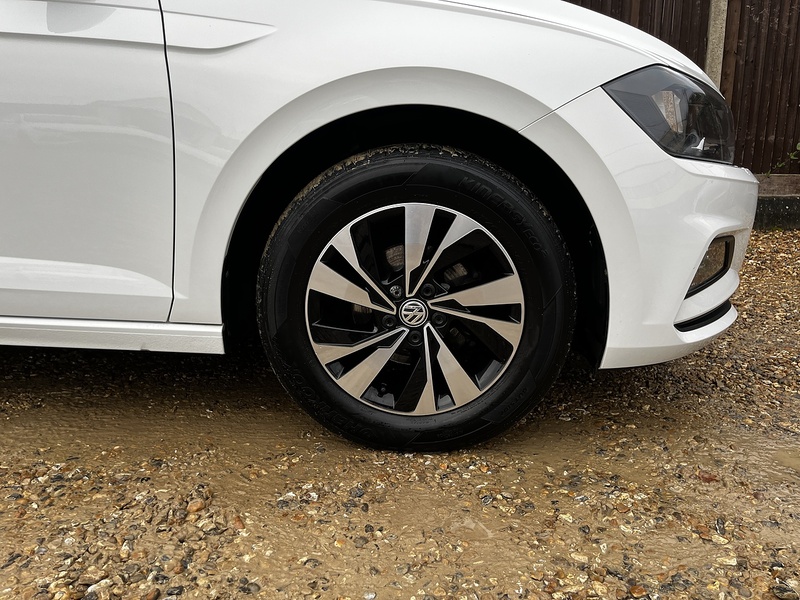 Volkswagen Polo TSI SE - U181