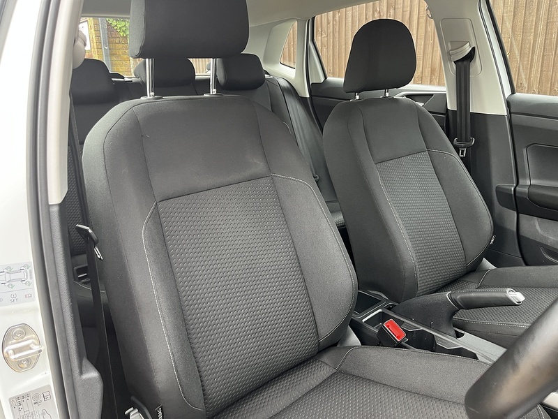 Volkswagen Polo TSI SE - U181