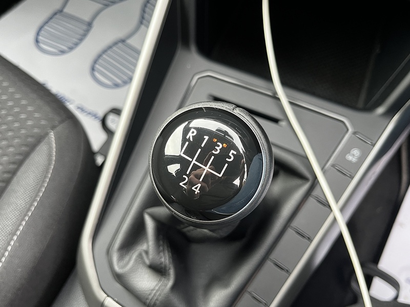 Volkswagen Polo TSI SE - U181