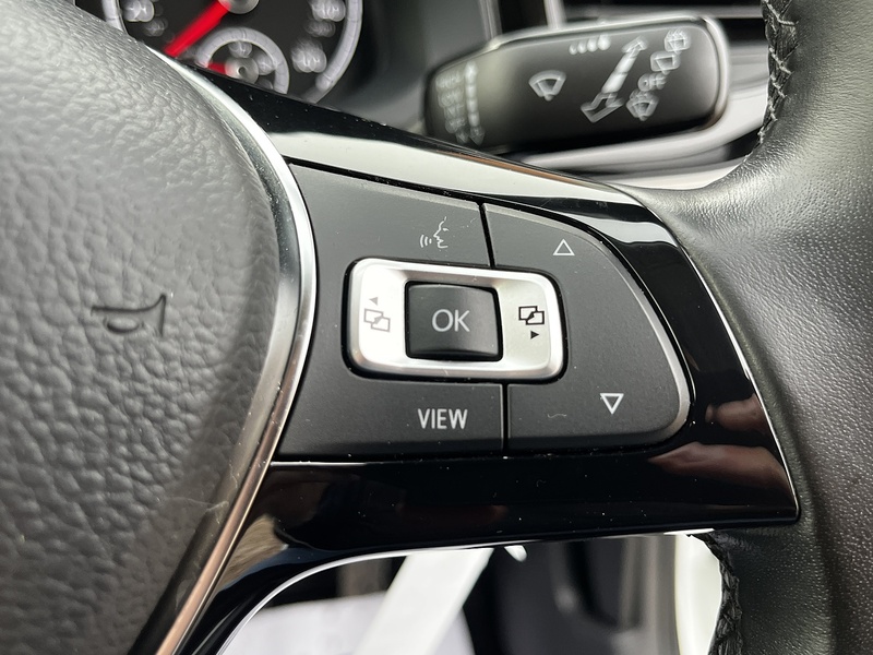 Volkswagen Polo TSI SE - U181