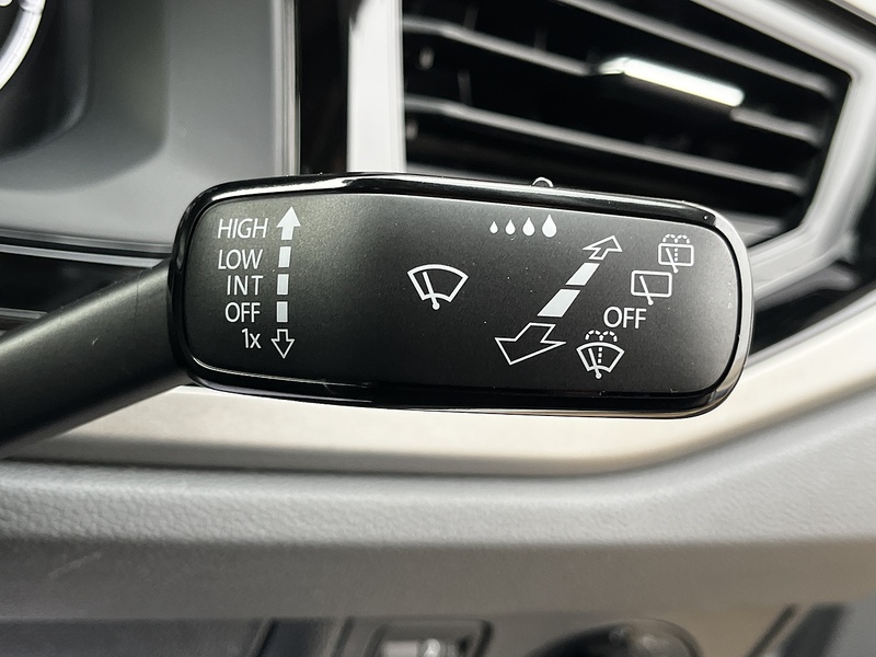 Volkswagen Polo TSI SE - U181