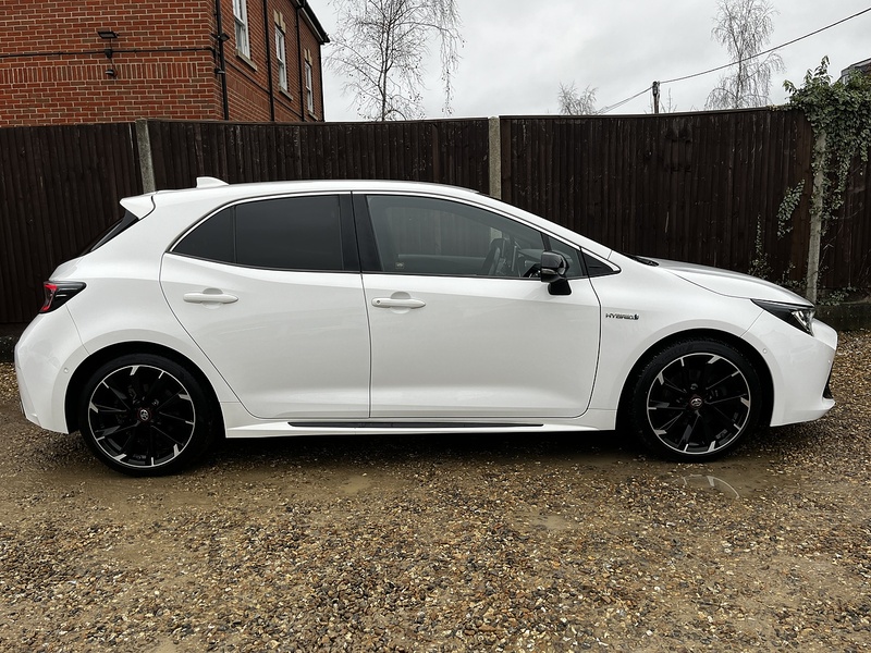 Toyota Corolla VVT-h GR SPORT - U183