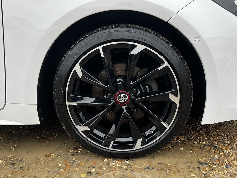 Toyota Corolla VVT-h GR SPORT - U183